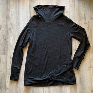 Black and grey leisure ware long sleeve shirt